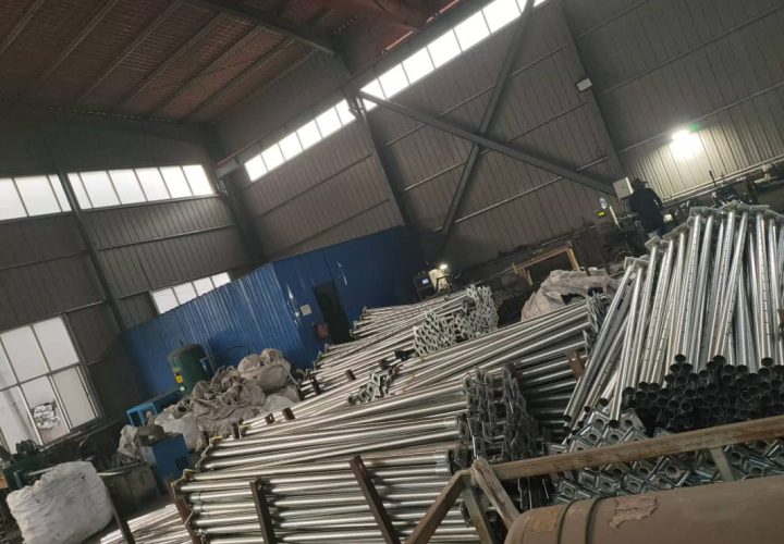 Puntales Galvanizados Resistentes para Apuntalamiento Seguro